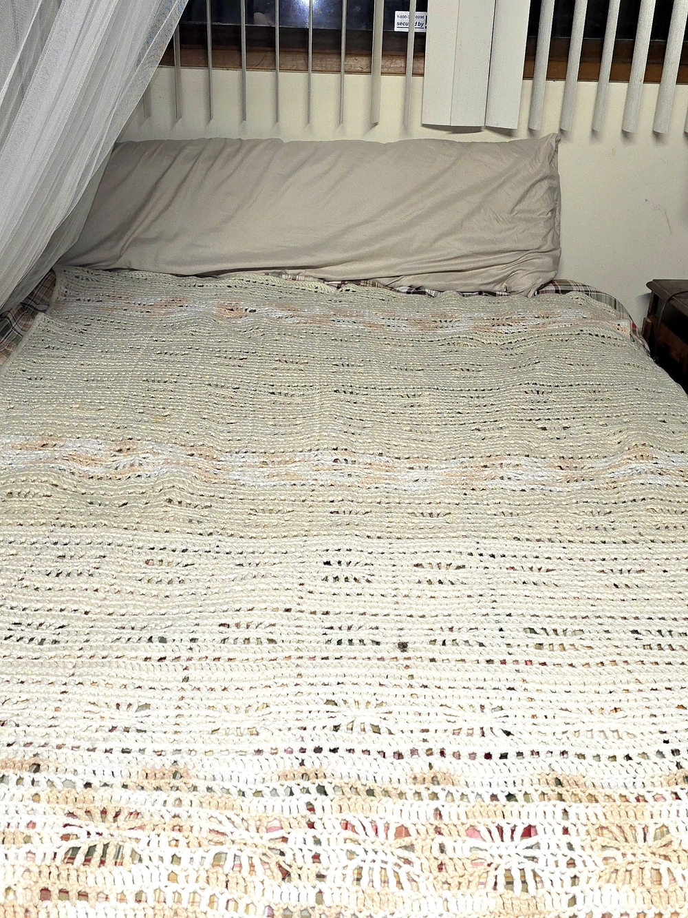 VTG Handmade Cream Peach Knit Crochet Bedspread - Cozy Home Bedding